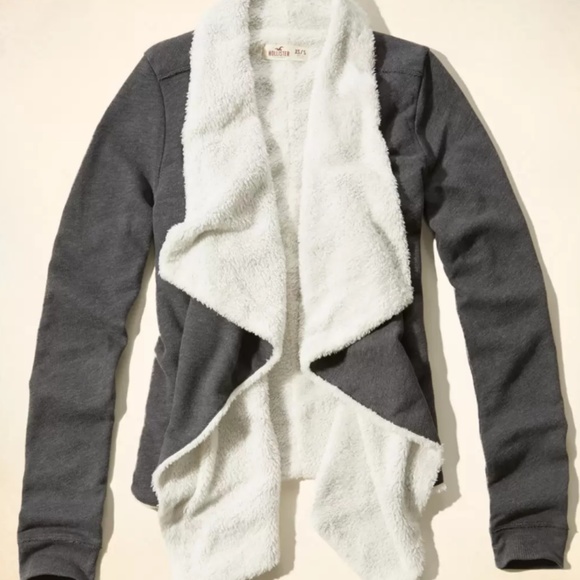 Hollister Sweaters - HOLLISTER "Pebbly Beach" Sherpa Lined Wrap Sweater